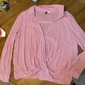 A long sleeve shirt